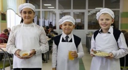 На депутатских слушаниях рассмотрели вопрос о работе МАУ «Питание школьников», которое занимается обеспечением питанием школьников округа.