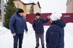 На прямую линию обратились сразу две жительницы округа - Ольга Васильевна из п. Новостройка и Наталья Николаевна из с. Берёзово.